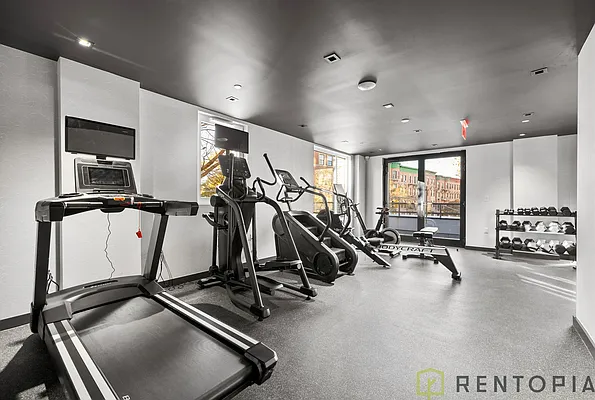 Rented by CW Realty Property Management LLC | media 7