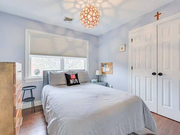 105 McGregor Dr — Photo 12