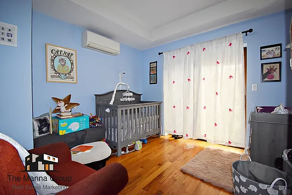 Rented by Bold New York | media 6