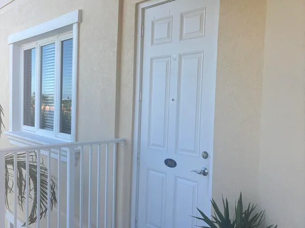 7 Harbour Isle Drive E #301, Fort Pierce, FL 34949