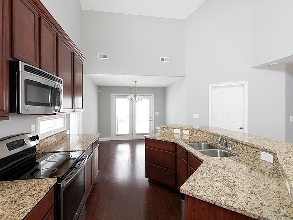Spacious Kitchen/Dining Room