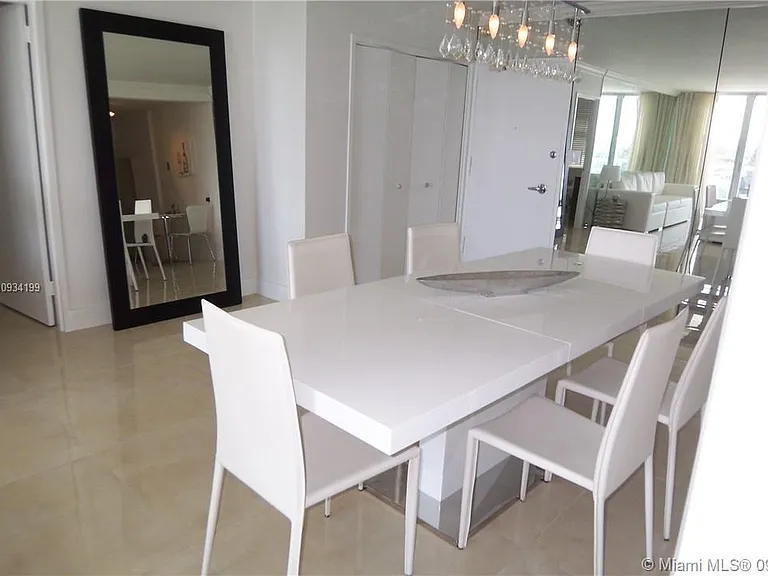 5161 Collins Ave #806 — Photo 8