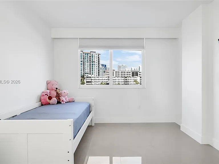 300 Bayview Dr #307 — Photo 29