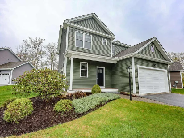 37 Redwood Way, Manchester, NH 03102