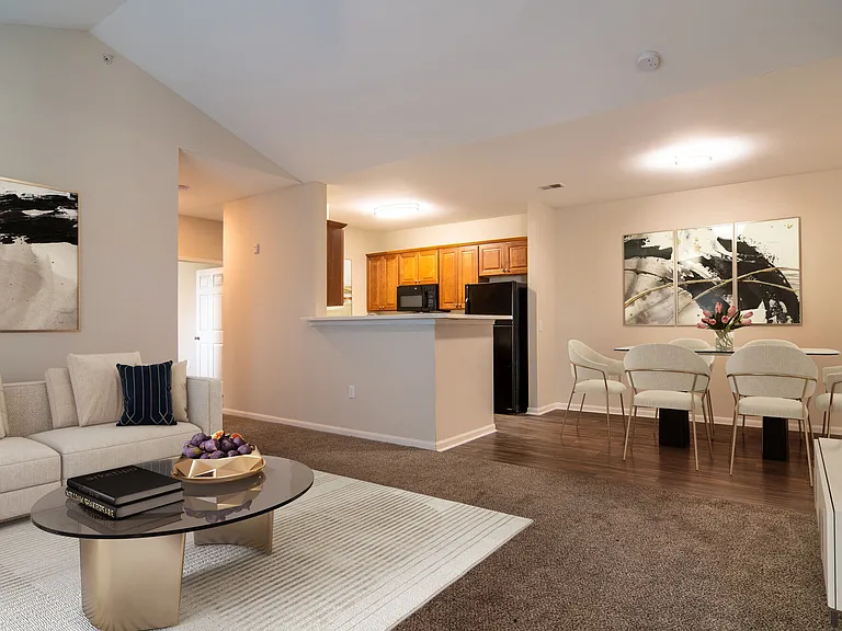 Houston Lake Apartments — Photo 39