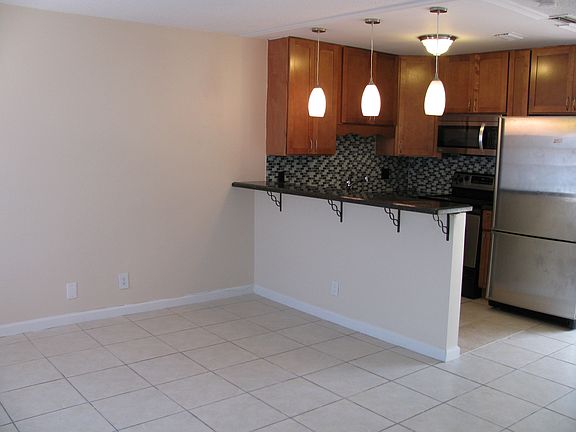 2nd image of 1015 NE 32nd St APT 2