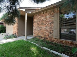 2623 Treeview Dr, Arlington, TX 76016