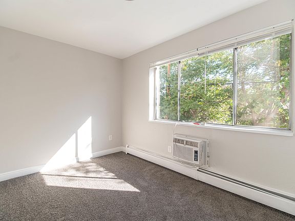 4th image of 560 Dayton St #11218315