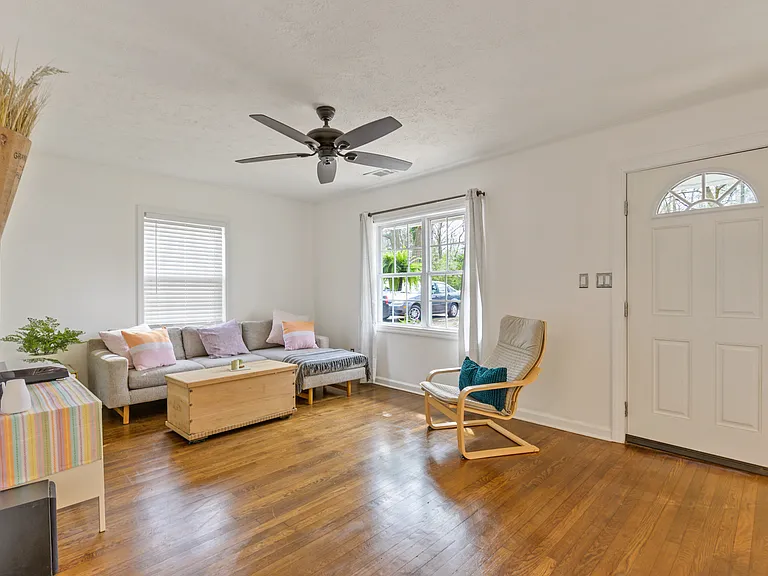 2234 Brunswick Ave — Photo 7