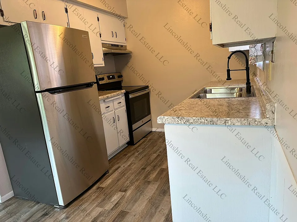 1015 Summit Ave #2