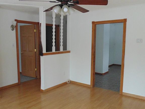 3rd image of 2650 Vigo St