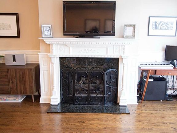 3rd image of 655 W Briar Pl APT 2