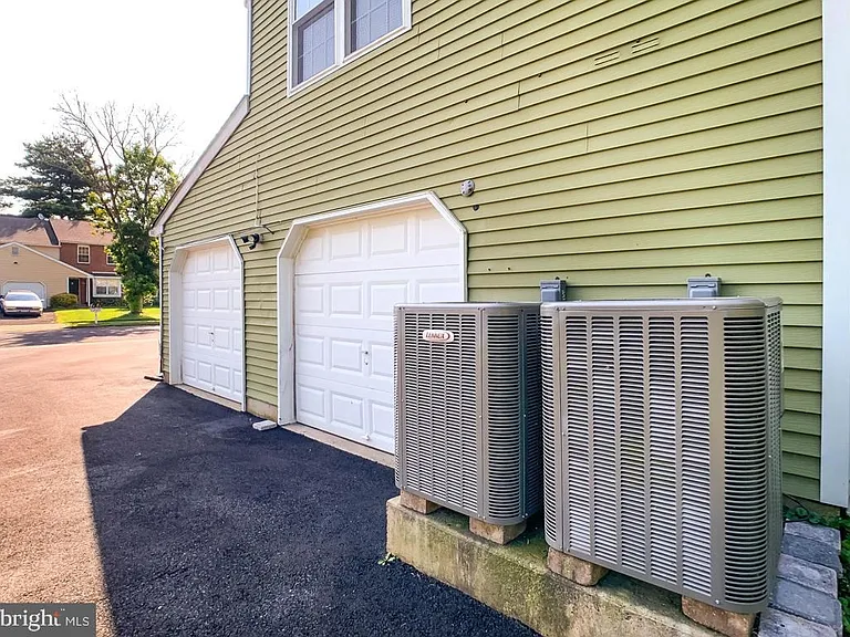 1691B Bluebird Dr #B — Photo 16