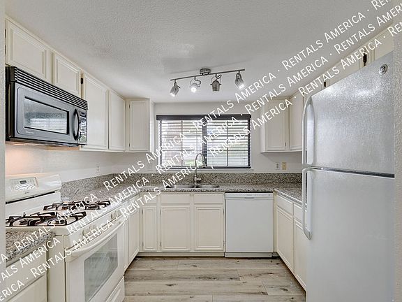 5th image of 101 Luna Way APT 122
