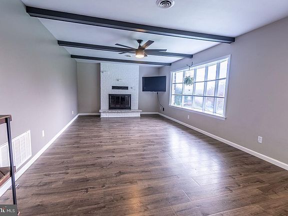 3rd image of 99 Lakeview Ter