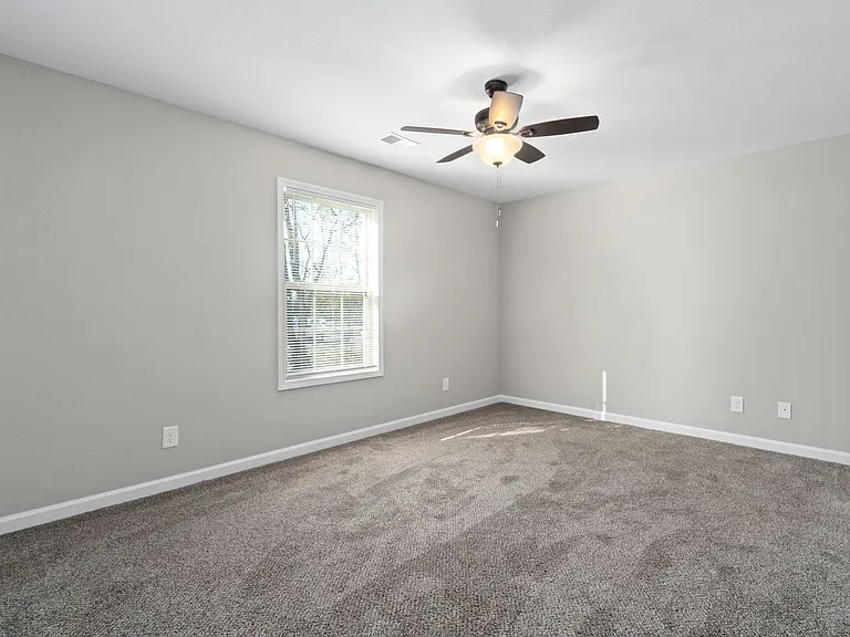 Glenkirk Dr - 1000 — Photo 16