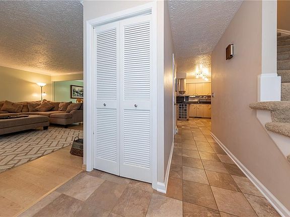 3rd image of 6713 Duneden Ave