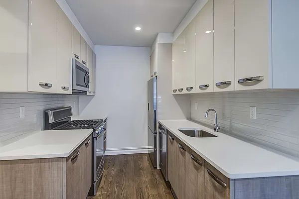 Rented by News Realty | media 37