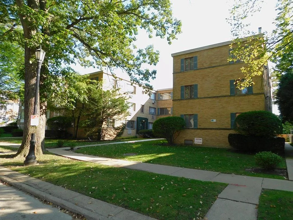 2306 Central — Photo 1