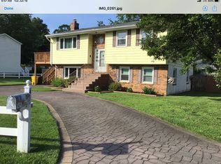 411 Bay View Dr, Edgewater, MD 21037
