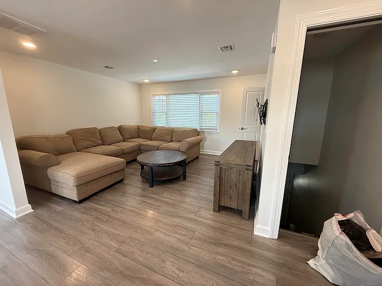 715 Humboldt St — Photo 8