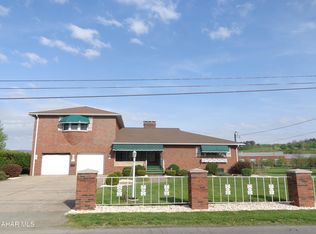 215 Bel Aire Rd, Hollidaysburg, PA 16648