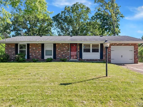 1122 Edgewood Dr, Festus, MO 63028