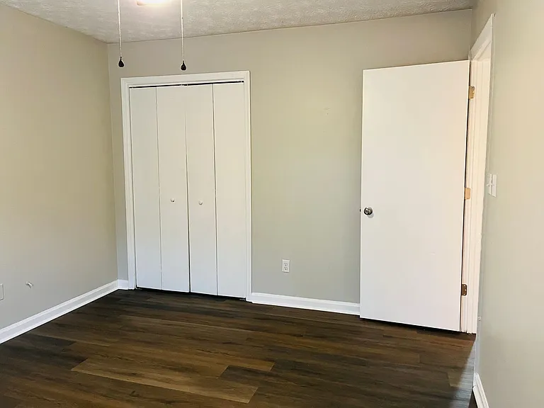 145 Pine Ter — Photo 23