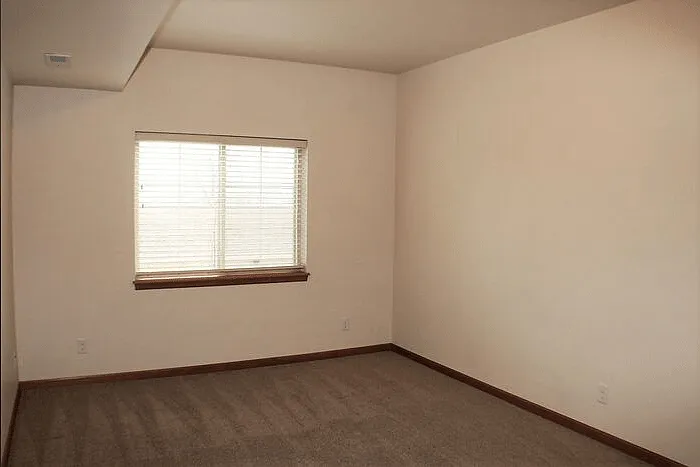 460 Cameron Way — Photo 16