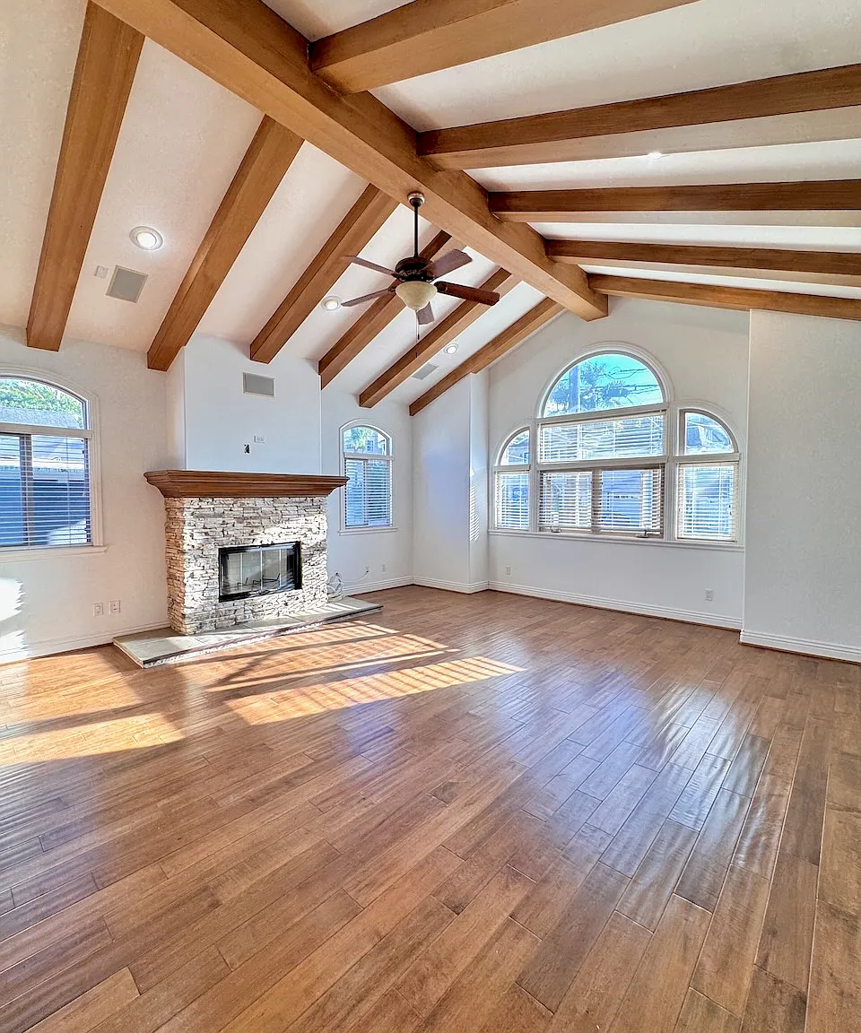 3 bed, 1986 sqft, $7,300 — Photo 4