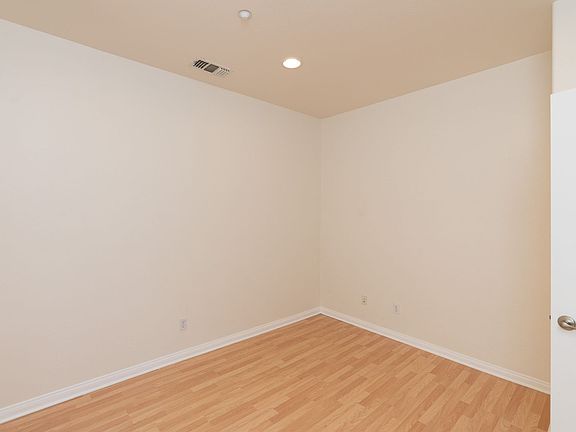 2nd image of 2656 Escala Cir