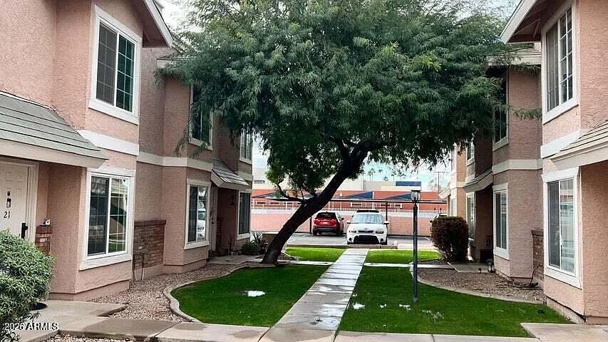 2 bed, 1.5 bath, 984 sqft, $1,800 — Photo 2