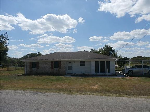 2nd image of 300 Daisy Dr