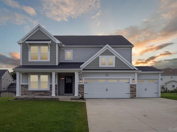7236 Waltham Dr, Kalamazoo, MI 49009
