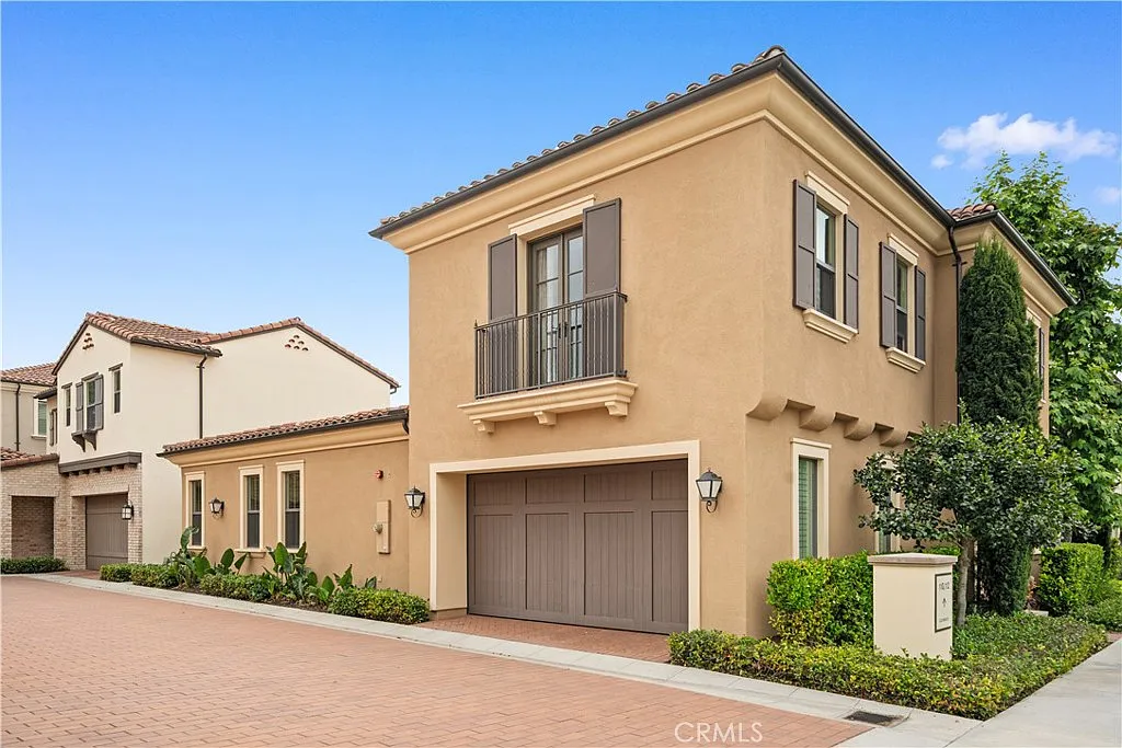 4 bed, 3.5 bath, 2274 sqft, $6,500 — Photo 3