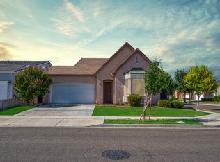 1011 Summer Ln, Patterson, CA 95363