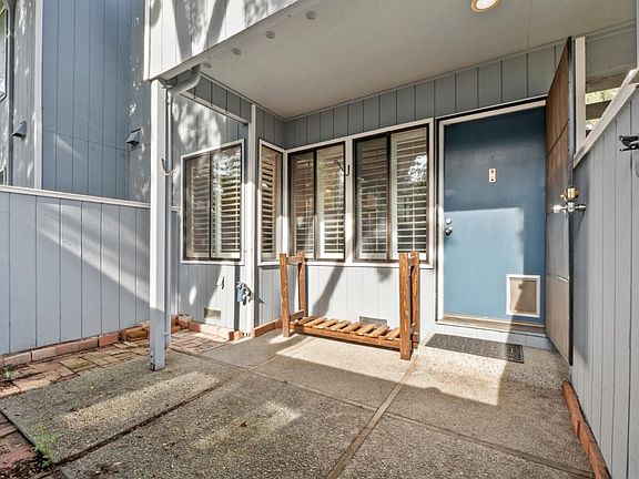 2nd image of 960 La Barbera Dr