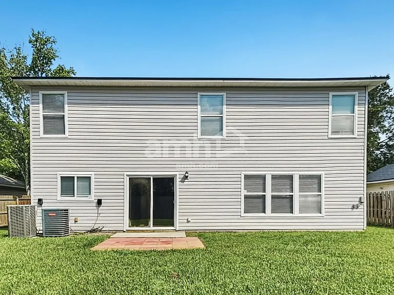 664 Mackenzie Cir — Photo 19