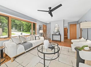11707 W Oxford PLACE, Wauwatosa, WI 53226
