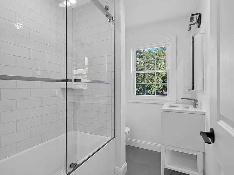 18 Walnut St #A — Photo 13