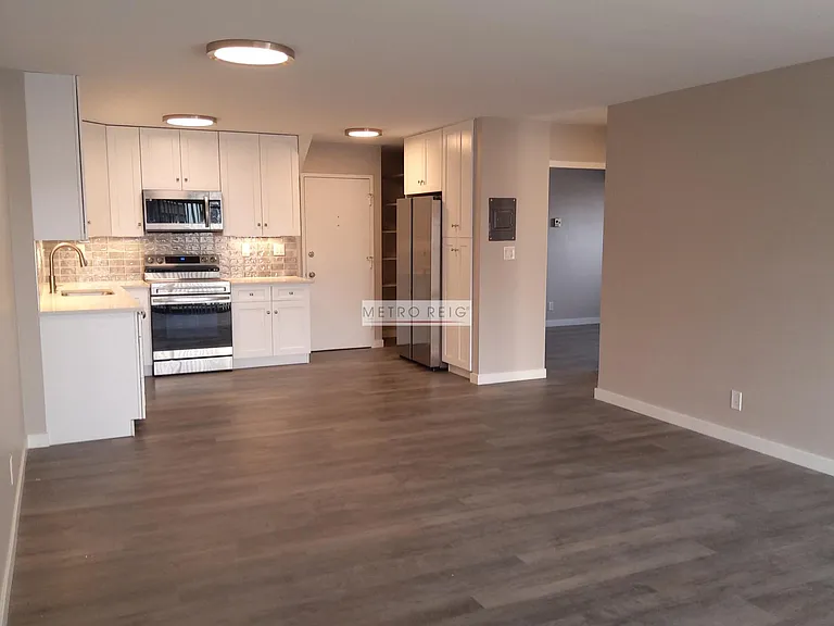 1120 Albion St #601 — Photo 1