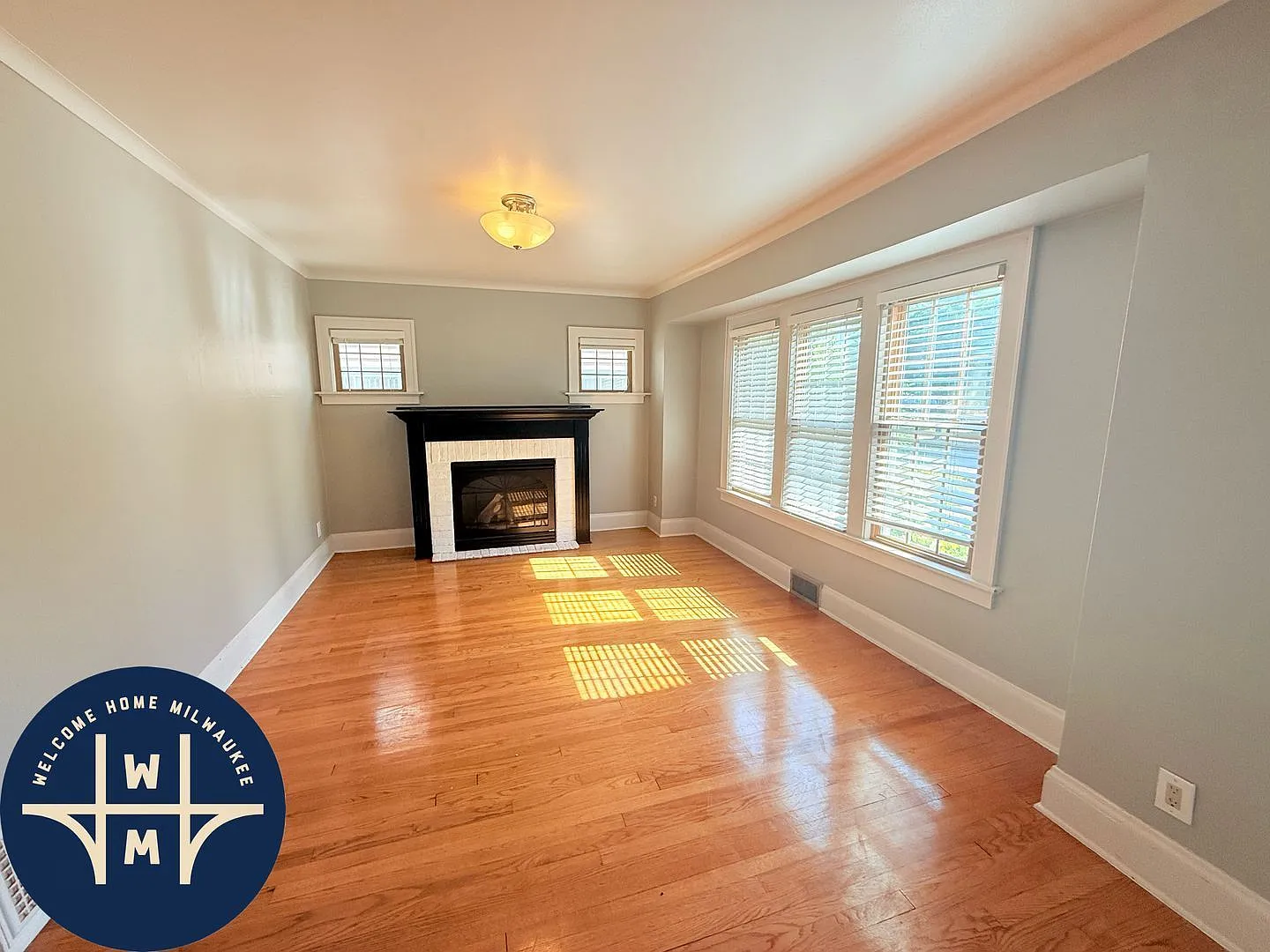 3 bed, 2.0 bath, 1710 sqft, $2,998 — Photo 4