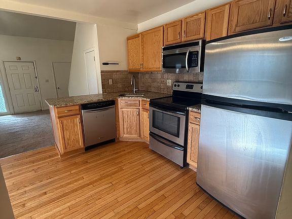 2nd image of 37 Pinnacle Way