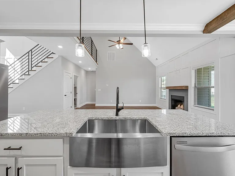 573 Bowden Dr — Photo 14