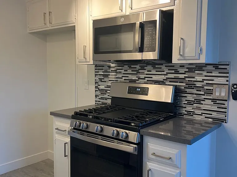 Arrowhead Apartments — Photo 25