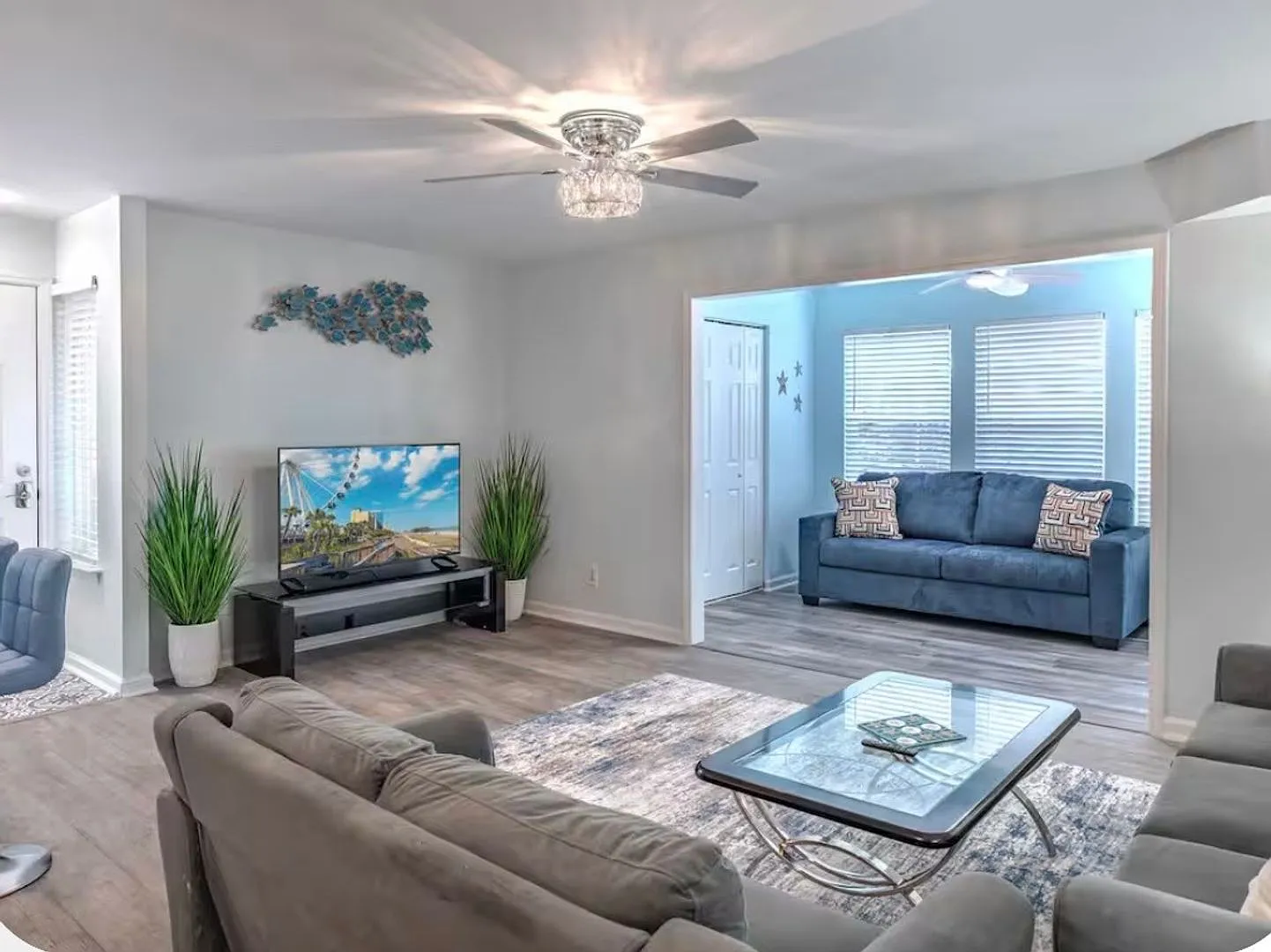 Renovated 3BR/2BA Furnished Condo in Surfside Beach Pool & Great Location — Photo 1