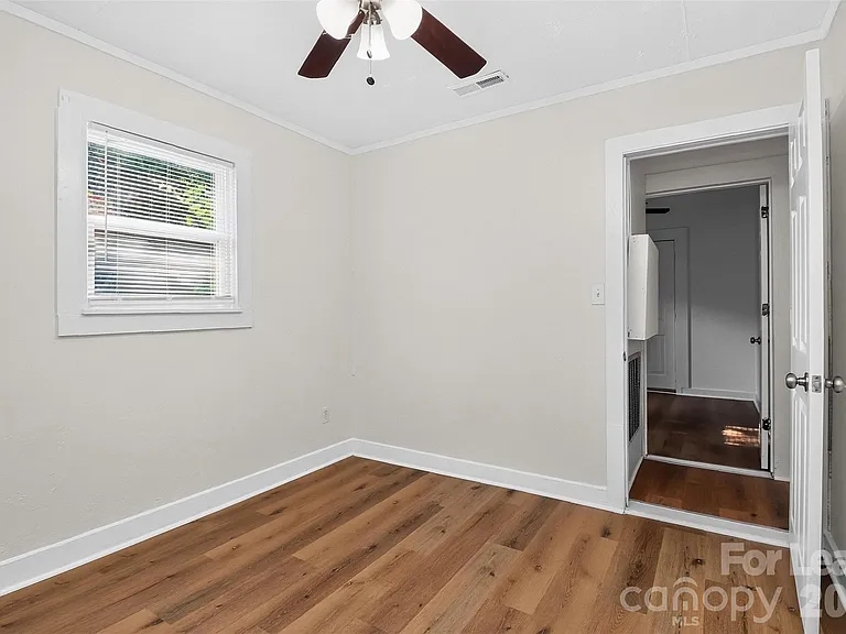 4016 Bearwood Ave — Photo 15