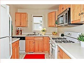 5th image of 347 Klamath St