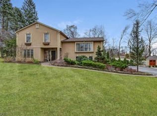 10 Fawn Dr, Montville, NJ