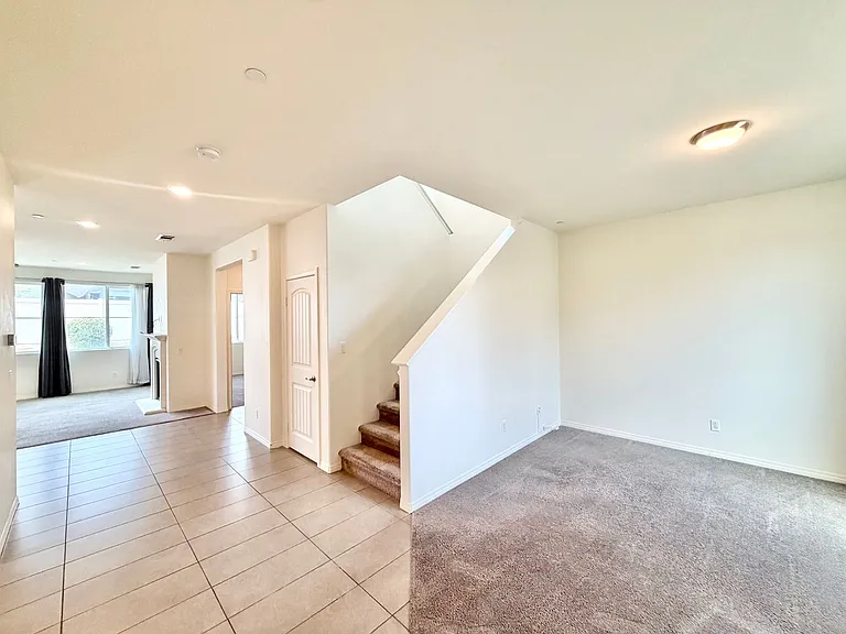 30136 Sutton Ct — Photo 5